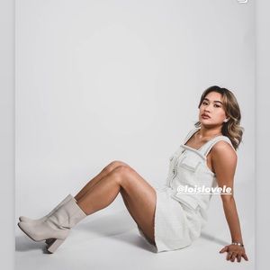 MEET YOUR POSHER, Lois 👸🏻